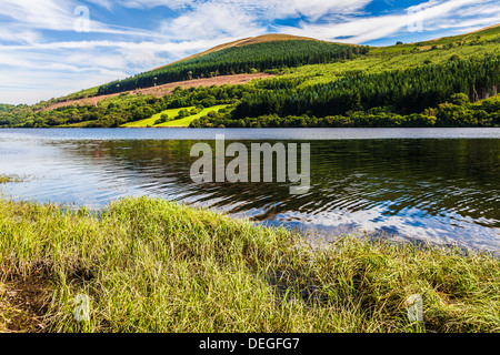 Vue sur le réservoir de Talybont dans les Brecon Beacons, Pays de Galles, Royaume-Uni Banque D'Images