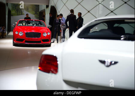 65ème International Motor Show de Francfort, en Allemagne. Septembre 17th, 2013. L'AAI est le plus grand salon mondial de l'industrie automobile. Près de 1100 exposants du monde entier présents du 12 au 22 septembre les nouveaux modèles et prototypes futuristes. Photo : Jan Haas/dpa/Alamy Live News Banque D'Images