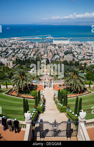 Vue sur les jardins de Bahai, Haïfa, Israël, Moyen Orient Banque D'Images