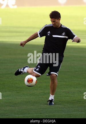 Valence, Espagne. Le mercredi 18 septembre 2013 Photo : Swansea manager Michael Laudrup. Re : Swansea City FC en avant de leur formation l'UEFA Europa League match contre Valencia C.F. à l'Estadio Mestalla, l'Espagne, le Crédit : D Legakis/Alamy Live News Banque D'Images