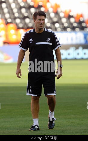 Valence, Espagne. Le mercredi 18 septembre 2013 Photo : Swansea manager Michael Laudrup. Re : Swansea City FC en avant de leur formation l'UEFA Europa League match contre Valencia C.F. à l'Estadio Mestalla, l'Espagne, le Crédit : D Legakis/Alamy Live News Banque D'Images