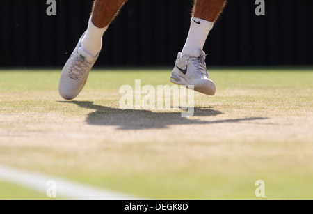 Pieds de Juan Martin DelPotro (ARG) en action au tournoi de Wimbledon 2013, Londres, Angleterre. Banque D'Images