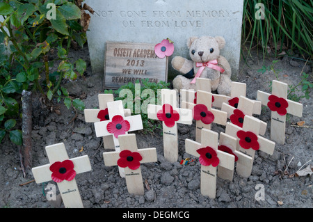 Tombe de Valentine Joe Strudwick, Essex Farm Cemetery, Ypres, pierre tombale du soldat qui est mort 15 ans Banque D'Images