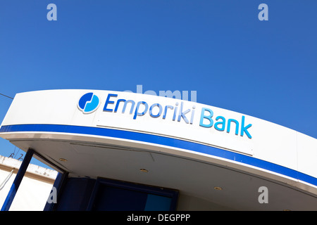 Emporiki Bank signer nom au-dessus de banque dans l'île de Lefkada Lefkas Nidri Grèce grec Nydri Banque D'Images