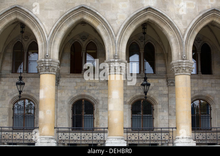 Arches et les cloîtres dans la construction de l'Hôtel de ville de Vienne Banque D'Images