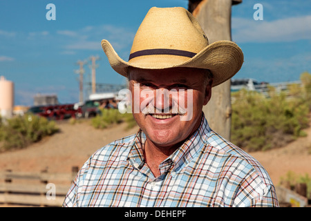 Portrait d'un cow-boy travaillant au rodéo de Rimrock, Grand Junction, Colorado, USA Banque D'Images