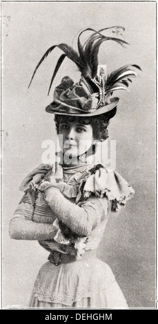 Femme de l'époque victorienne. 1890 Victorian fashion de Paris par créateur PAQUIN circa 1898 Banque D'Images