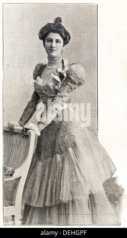 Femme de l'époque victorienne. 1890 Victorian fashion de Paris par créateur PAQUIN circa 1898 Banque D'Images