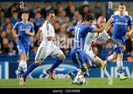 Londres, Royaume-Uni. 18 août, 2013. Londres, Royaume-Uni. 18 août, 2013. Oscar de Chelsea au cours de l'UEFA Champions League Groupe E match entre Chelsea à partir de l'Angleterre et de Suisse de Bâle a joué à Stamford Bridge, le 18 septembre 2013 à Londres, en Angleterre. Foto aap / Gunn © AFP PHOTO alliance/Alamy Live News Crédit : afp photo alliance/Alamy Live News Banque D'Images