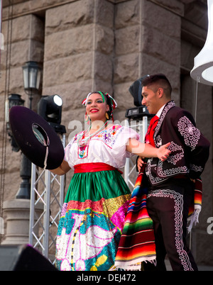 Célébration de la journée de l'indépendance mexicaine au Texas à Austin Capitol comprend des danses folkloriques traditionnelles, Mexican Hat Dance Banque D'Images