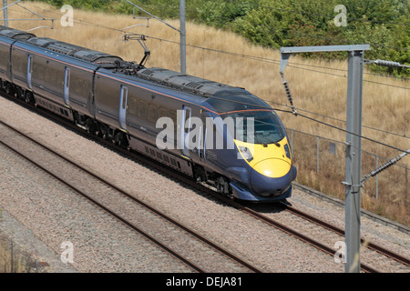 Une grande vitesse Javelin Un (HS1) train voyager dans le Kent, UK. Banque D'Images