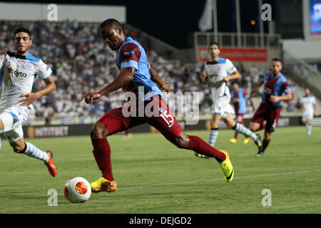 Limassol, Chypre. 19e Août, 2013. En tant que joueur Trabzonsport Alessandra Bianchi Florent au cours de l'UEFA Europa League au stade Gsp sur septembre 19,2013 : Yiannis Kourtoglou Crédit/Alamy Live News Banque D'Images