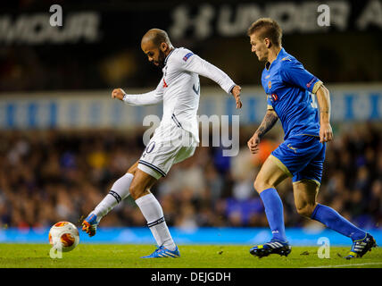 Londres, Royaume-Uni. 19e Août, 2013. Le milieu de terrain Sandro Tottenham en action au cours de la première moitié de l'UEFA Europa League Groupe K match de football entre Tottenham Hotspur et Tromso IL à White Hart Lane. Credit : Action Plus Sport/Alamy Live News Banque D'Images