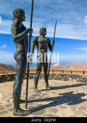 Statues de Guise et Ayose Rural Parque Fuerteventura Canaries Espagne Banque D'Images