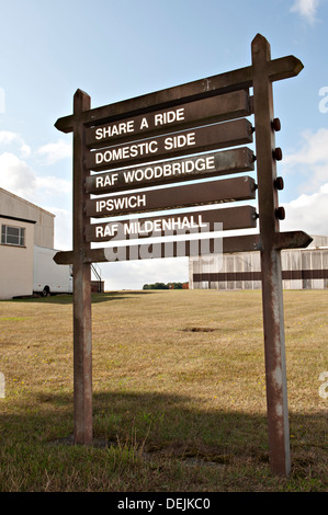 Panneau à l'ancienne base de l'USAF RAF Bentwaters, Suffolk, Angleterre, qui a fermé en 1993 Banque D'Images