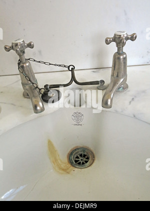 Les robinets de la salle et de puits à Barrington Court, Ilminster, Somerset , UK TA19 0NQ Banque D'Images