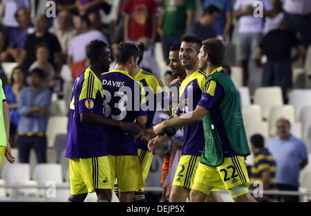 Valence, Espagne. Jeudi 19 septembre 2013 sur la photo de gauche à droite : Roland Lamah joueurs de Swansea, Ben Davies, Michel Vorm, Jordi Amat et Angel Rangel célébrant leur victoire après le coup de sifflet final. Re : l'UEFA Europa League match contre CHANTIER Valence v Swansea City FC, à l'Estadio Mestalla, l'Espagne, le Crédit : D Legakis/Alamy Live News Banque D'Images