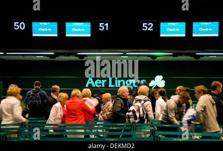 Aer Lingus s'enregistrer à l'aéroport de Dublin le terminal 2 2 Banque D'Images