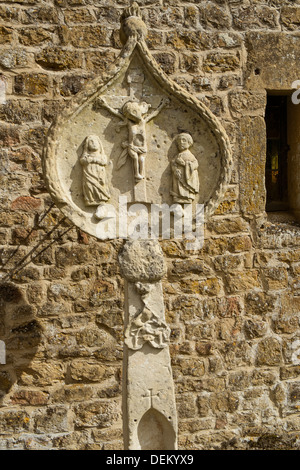 Croix christ crucifixion sculpture sur pierre Banque D'Images