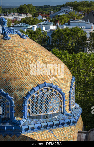 À Vichy, le néo-mauresque de la coupole du Dôme-cure de l'eau mise en place. Centre thermal des Dômes . Banque D'Images