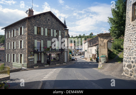 Le village pittoresque de St-Privat-d'Allier sur le GR65 l'itinéraire, le chemin de Saint Jacques, France Banque D'Images