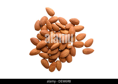 Des collations et des aliments : amandes décortiquées, isolé sur fond blanc Banque D'Images