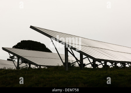 Un parc solaire à papule Jane une ancienne mine d'étain de Cornouailles abandonnés près de Redruth, UK Banque D'Images