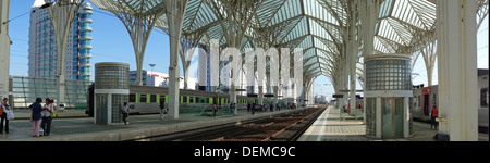La Gare do Oriente gare par l'architecte Santiago Calatrava, Lisbonne, Portugal, Europe Banque D'Images
