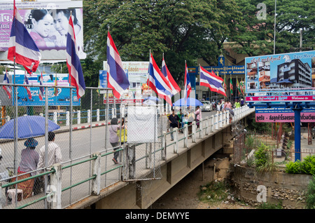 La frontière entre la Thaïlande et le Myanmar à Mae Sai Thaïlande Banque D'Images