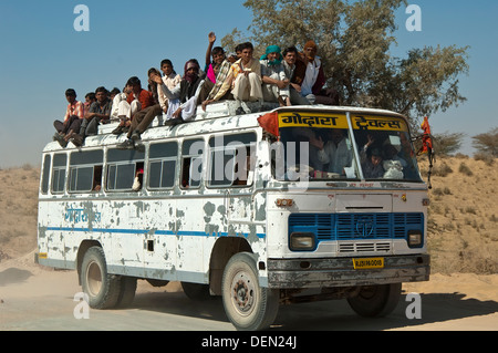 Bus de surcharge au Rajasthan, Inde Banque D'Images