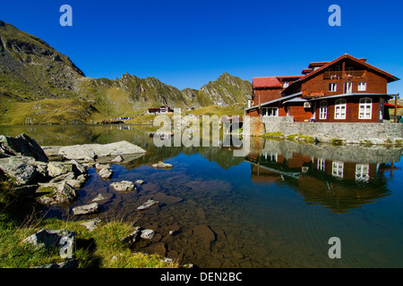 Balea Lac chalets à Fagaras Mountains-Romania Banque D'Images