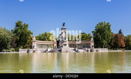 MADRID - circa 2013 : Plaza Maestro Villa, dans une journée ensoleillée Banque D'Images