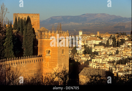 Alhambra ('Los Picos'tower') et d'Albaicin, Grenade. Andalousie, Espagne Banque D'Images