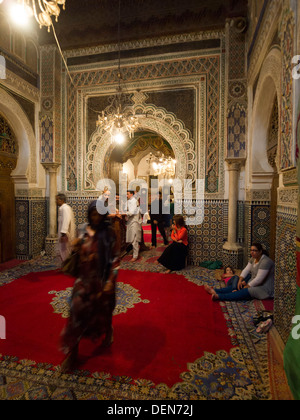 Zaouia Moulay Idriss II entrée mosquée à Fez, Maroc Banque D'Images