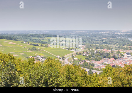 Donnant sur le vignoble de Sancerre en France. Banque D'Images