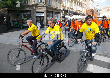 Zagreb, Croatie. 22 août, 2013. Semaine européenne de la mobilité 2013, Zagreb, Croatie. Une course appelée 'Zagrebačka žbica' qui s'est tenue le 22 septembre au maire de Zagreb, Milan Bandic, au crédit : Nino Marcutti/Alamy Live News Banque D'Images