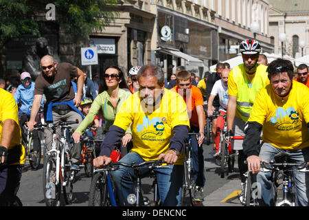 Zagreb, Croatie. 22 août, 2013. Semaine européenne de la mobilité 2013, Zagreb, Croatie. Une course appelée 'Zagrebacka zbica' qui s'est tenue le 22 septembre au maire de Zagreb, Milan Bandic, au centre Crédit : Nino Marcutti/Alamy Live News Banque D'Images