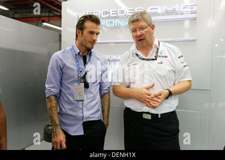 Singapour. 22 août, 2013. Sport Automobile : Championnat du Monde de Formule 1 de la FIA 2013, Grand Prix de Singapour, David Beckham (GBR), Ross Brawn (GBR, Mercedes AMG Petronas F1 Team), Banque D'Images