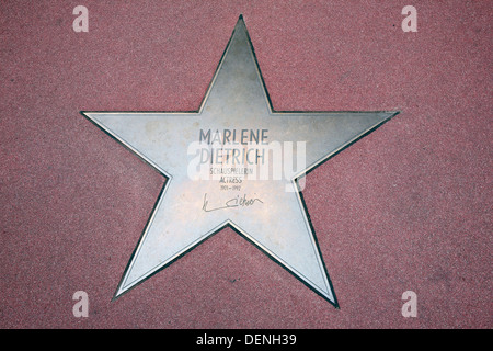 Marlene Dietrich Star sur le Boulevard der Stars - Hollywood Walk of Fame de la Potsdamer Platz, Berlin Banque D'Images