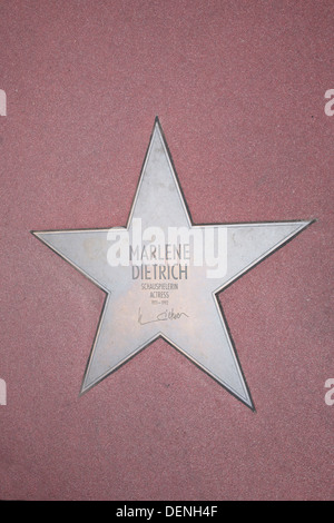 Marlene Dietrich Star sur le Boulevard der Stars - Hollywood Walk of Fame de la Potsdamer Platz, Berlin Banque D'Images