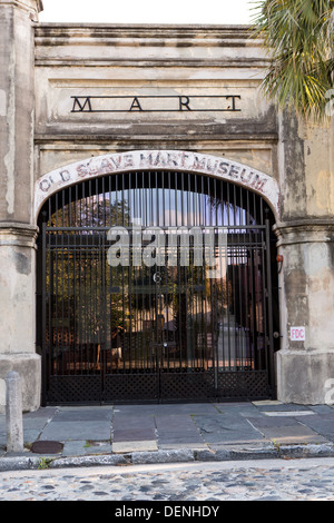 Old Slave Mart Museum sur Chalmers Street à Charleston, SC. Banque D'Images