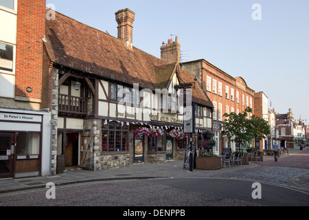 The Old Cross public House, North Street, Chichester, West Sussex, Angleterre Royaume-Uni Banque D'Images