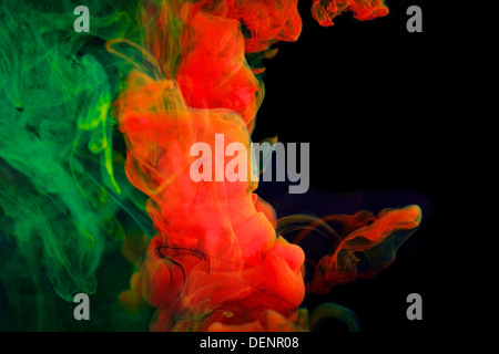 Encres de couleur de l'eau, l'abstraction, explosion de couleurs Banque D'Images