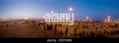 Pèlerins à Maha Kumbh, Allahabad, Uttar Pradesh, Inde Banque D'Images