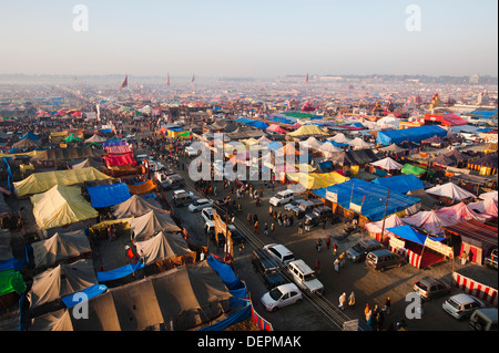 Vue aérienne de tentes d'habitation à Maha Kumbh, Allahabad, Uttar Pradesh, Inde Banque D'Images