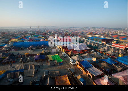 Vue aérienne de tentes d'habitation à Maha Kumbh, Allahabad, Uttar Pradesh, Inde Banque D'Images