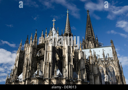 Une vue de l'extrémité ouest de la cathédrale de Cologne Banque D'Images