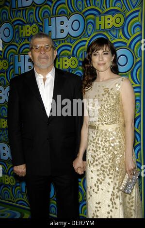 Los Angeles, USA. 22 août, 2013. Los Angeles, CA. 22 août, 2013. David Mamet, Rebecca Pidgeon aux arrivées de HBO Emmy After Party, l'esplanade du Pacific Design Center, Los Angeles, CA Septembre 22, 2013. Crédit : Michael Germana/Everett Collection/Alamy Live News/Alamy Live News Banque D'Images