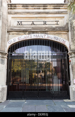 Old Slave Mart Museum sur Chalmers Street à Charleston, SC. Banque D'Images