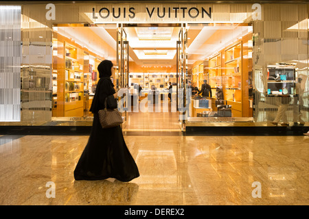 DUBAI, UAE - MARCH 3, 2020: Interior of large square of Dubai Mall with  fashionable boutiques of Louis Vuitton in the middle, on March 3 in Dubai  Stock Photo - Alamy